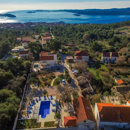 Ferienhaus Fuer 10 Personen In Orebic, Dalmatien Sueddalmatien *